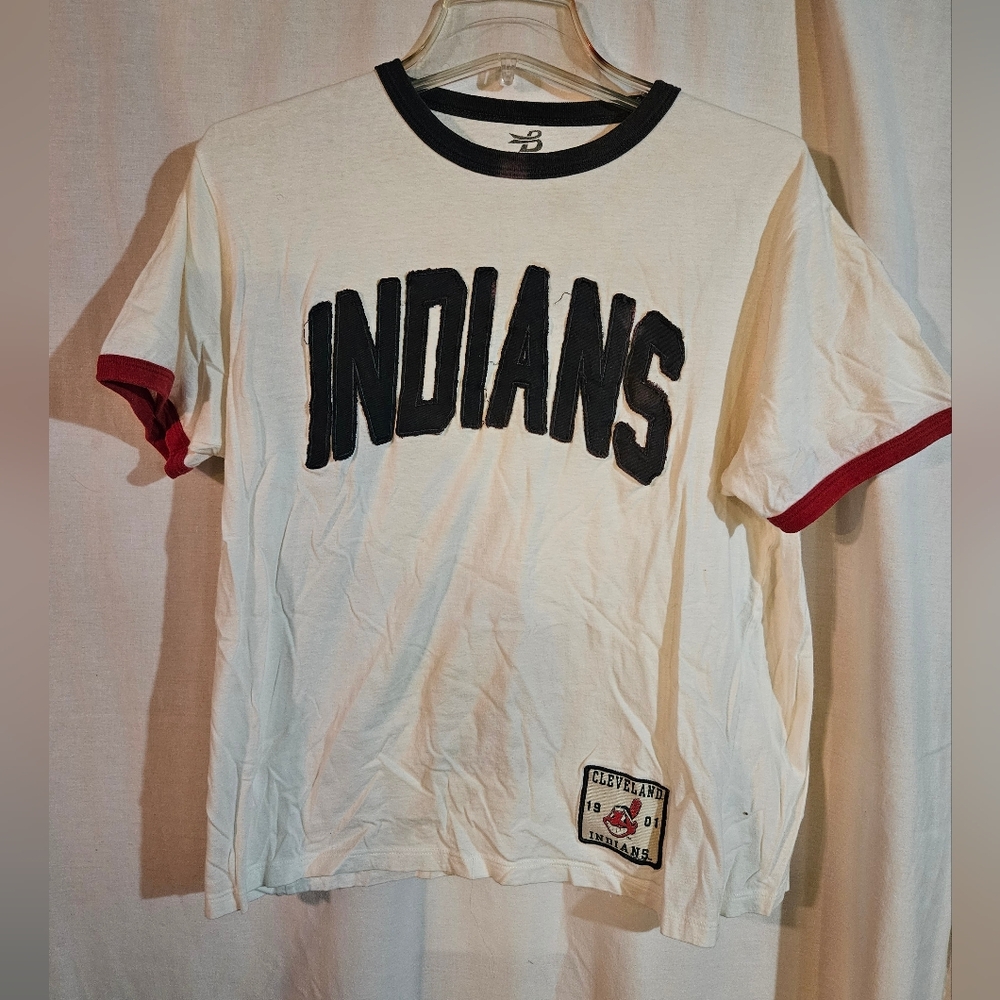 Cleveland Indians Banner Supply Company Spell Out T-Shirt In White Size Medium